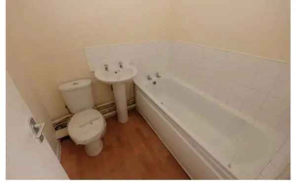 Flat For Rent in Bristol, England