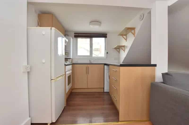 1 Bedroom Apartment to Rent near Redhill Station