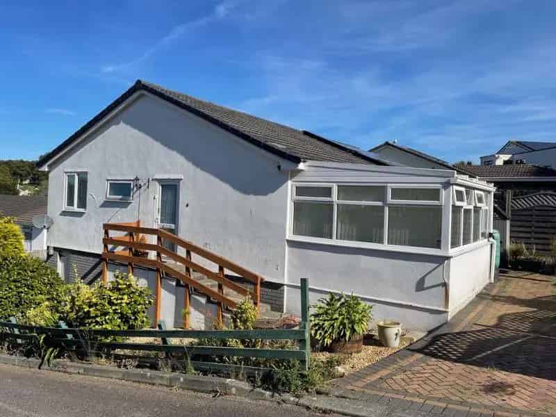 2 Bedroom Semi-Detached Bungalow for Sale