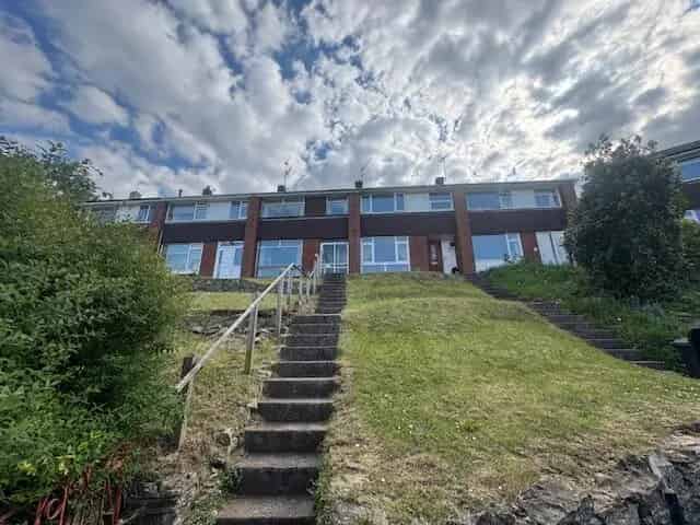 3 Bedroom Apartment for Professionals