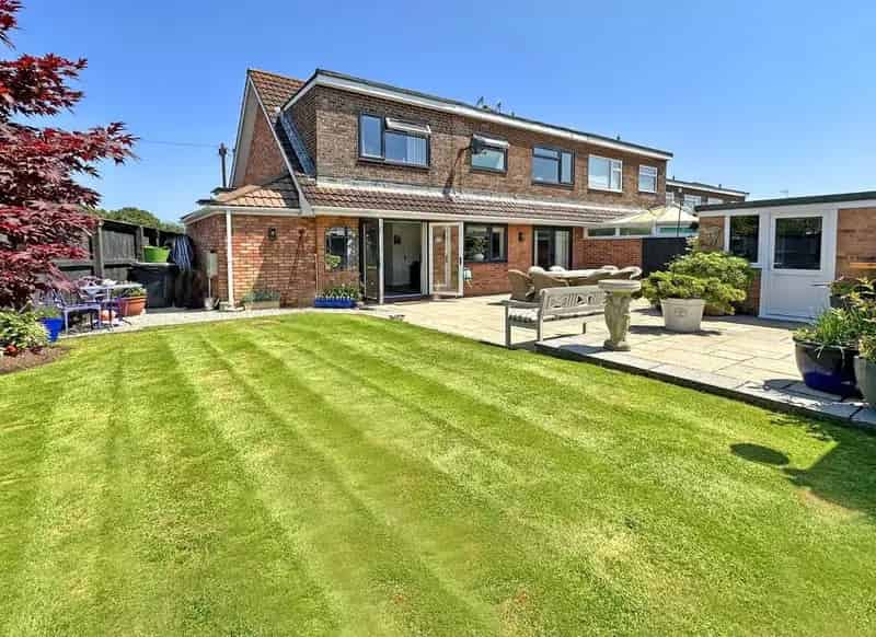 4 Bedroom Semi-Detached House for Sale in Alphington, Exeter