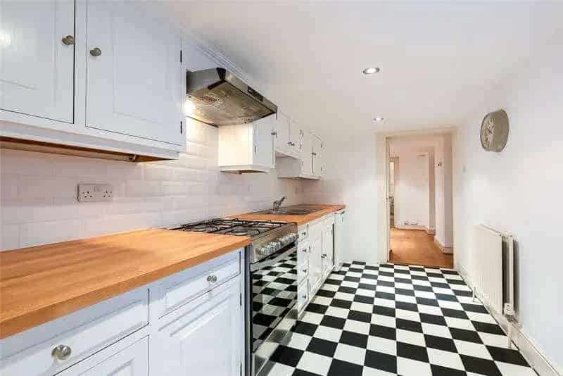 2 Bed Flat for Sale Eccleston Square Period Conversion