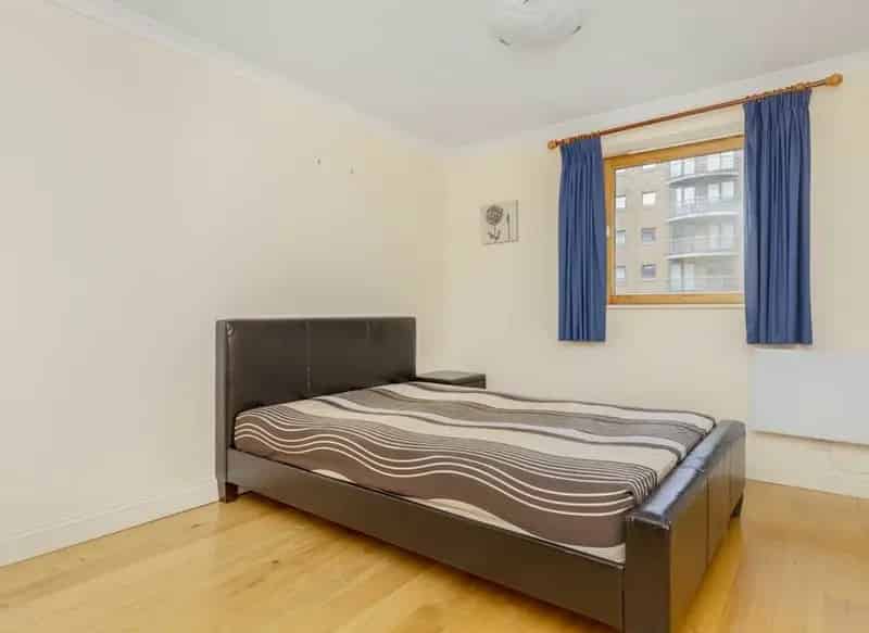 Flat For Sale , Meridian Place, London, England