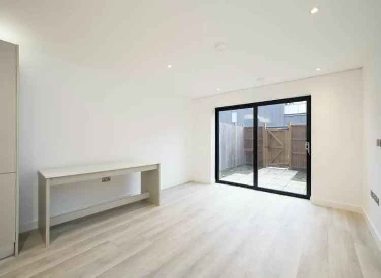 Flat For Sale in Alexandra Road, London, England