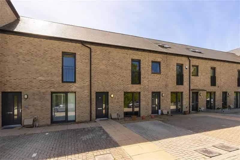 2 Bed Terraced House with 2 Reception Rooms and Private Garden