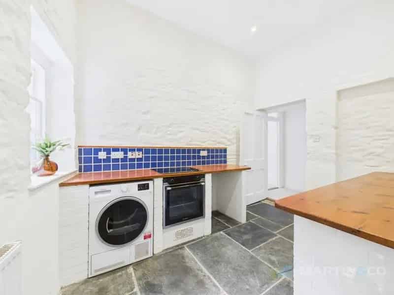 2 bedroom House
 To Rent
