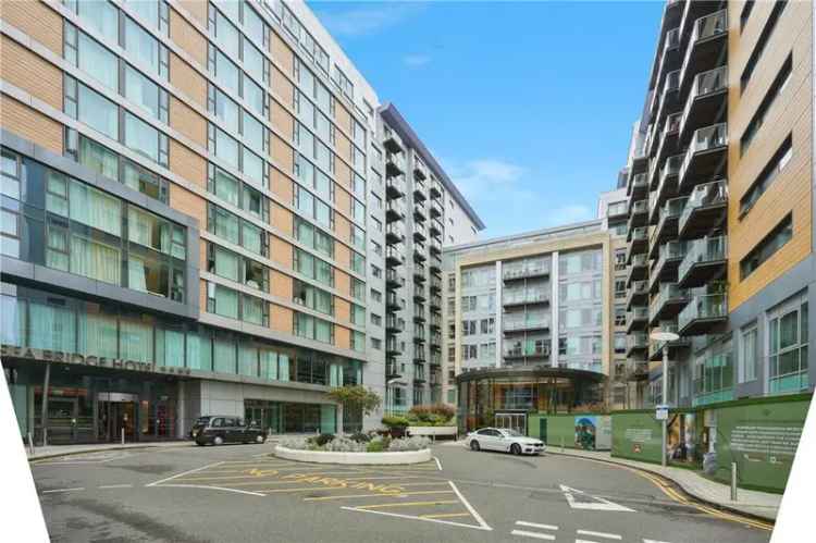 Flat For Sale in Southolm Street, London, England