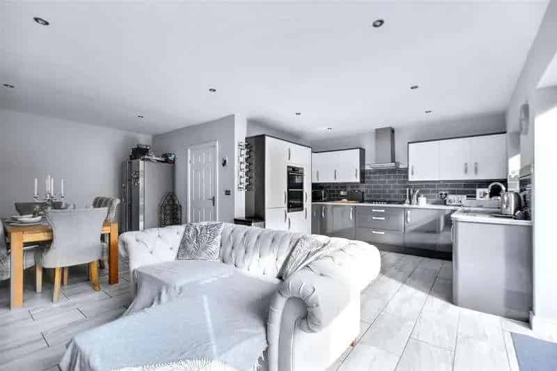 4 Bed House for Sale Extended Family Home