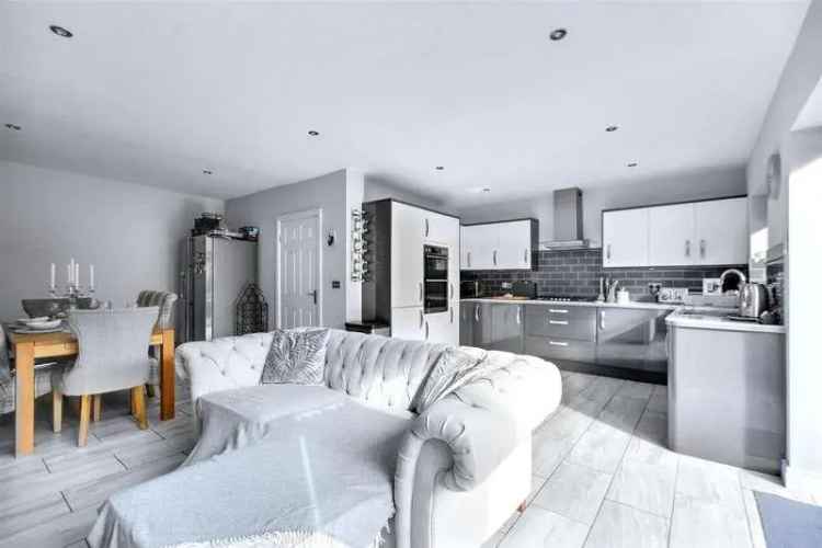 4 Bed House for Sale Extended Family Home