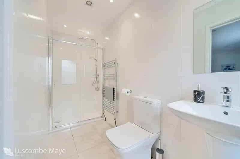 7 Bed Flat for Sale Seahaven, Extended Modernised Home