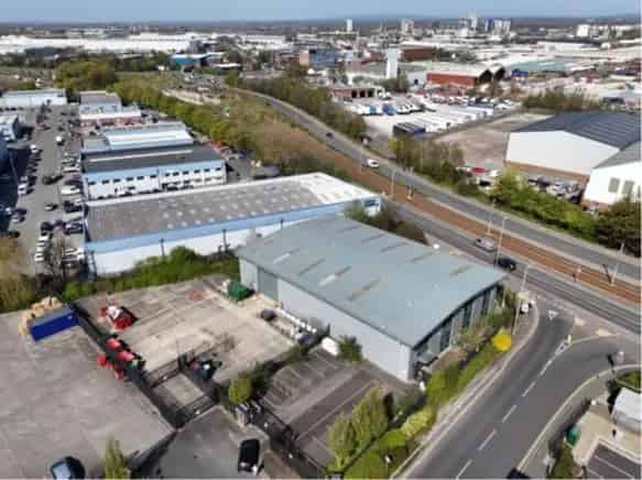 10629 sq ft Modern Industrial Warehouse Unit To Let Trafford Park