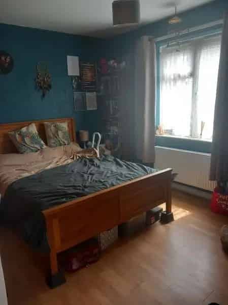 1 Bed Flat with Large Lounge Diner and Private Garden