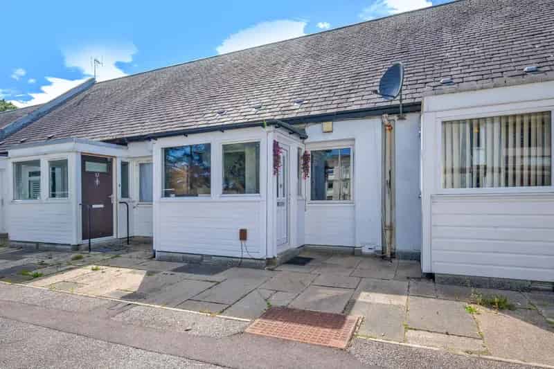 Spacious One Bedroom Terraced House Hazlehead