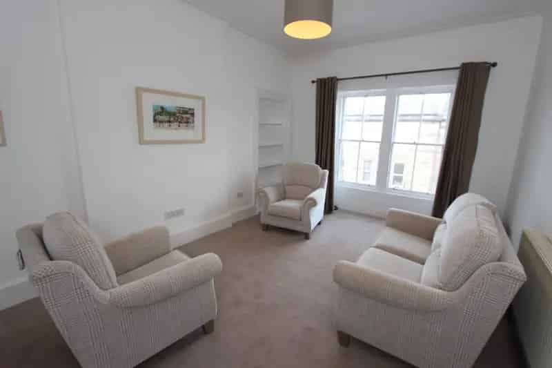 2 Bedroom Flat House to Rent