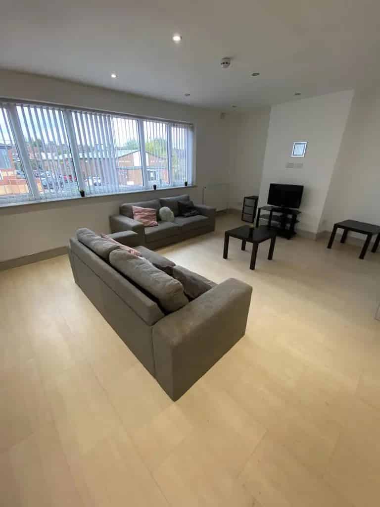 4 Bedroom Flat to Rent