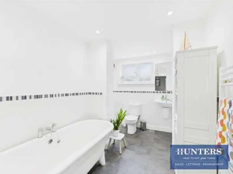 4 bed house for sale