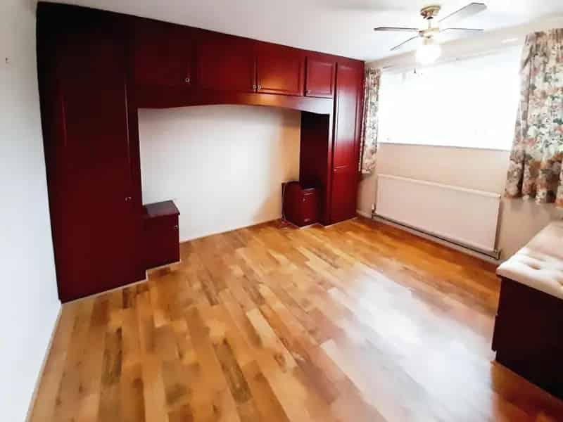 3 Bedroom Detached House For Sale Gainsborough No Onward Chain