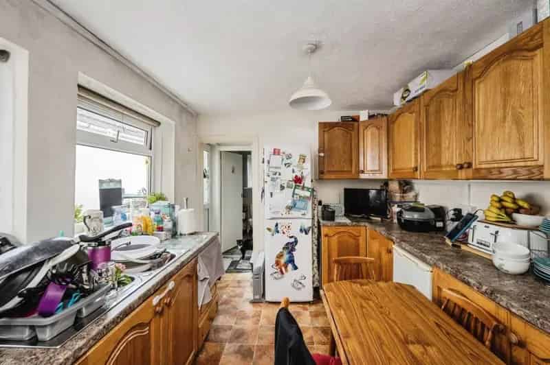 2 Bedroom End Terrace House Near Neath Town Centre