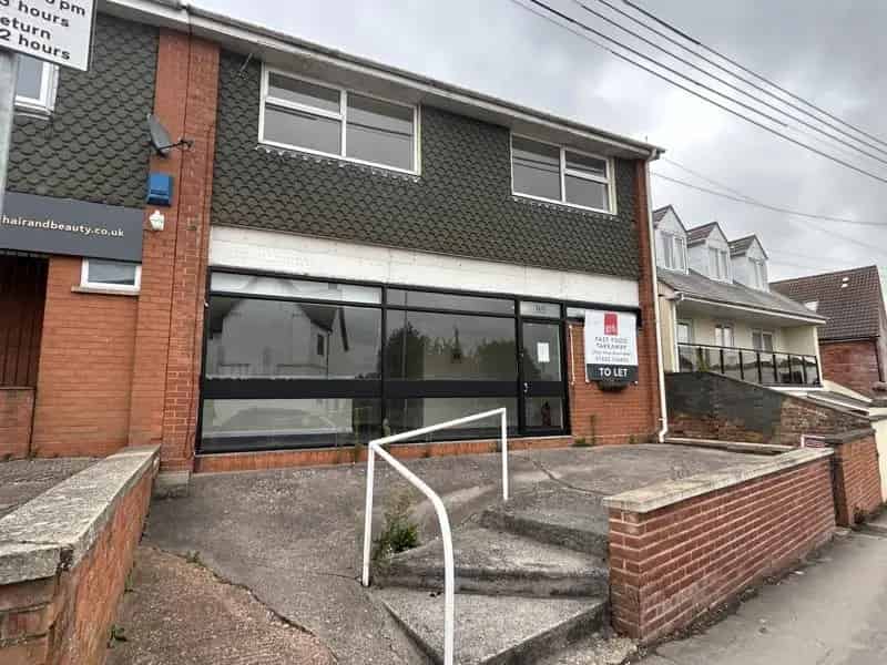 Ground Floor Commercial Property 728 sq ft - Fast Food Takeaway Use