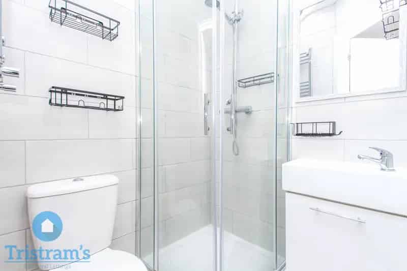 1 Bedroom House Share Near Netherfield Train Station