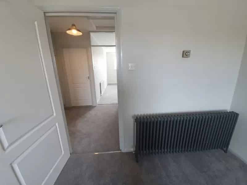 1 Bedroom Flat To Rent Available May 15 2025