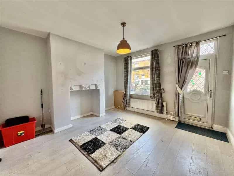 3 Bed House For Sale Mapplewell