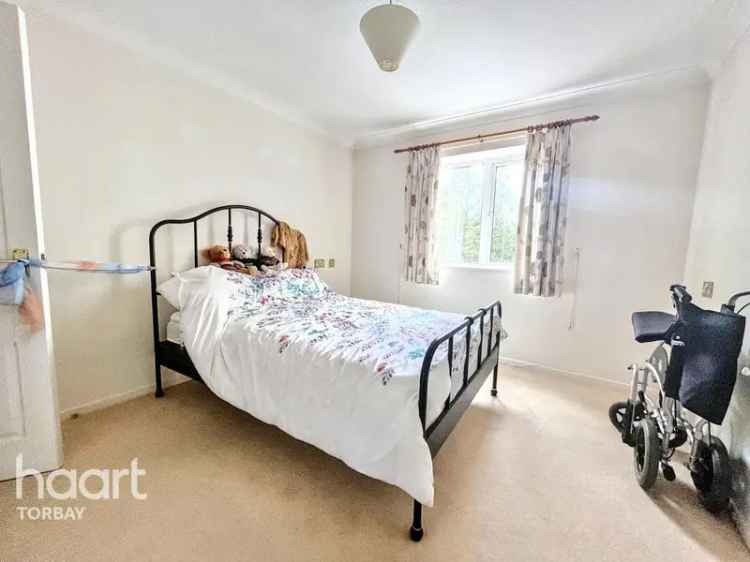 2 Bedroom Flat for Sale - No Sale No Fee