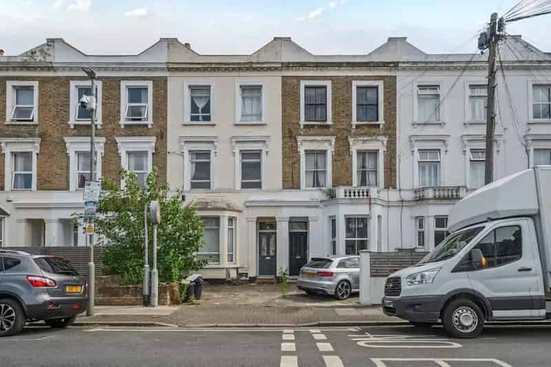 One Bedroom Flat near Tooting Broadway - Shared Garden