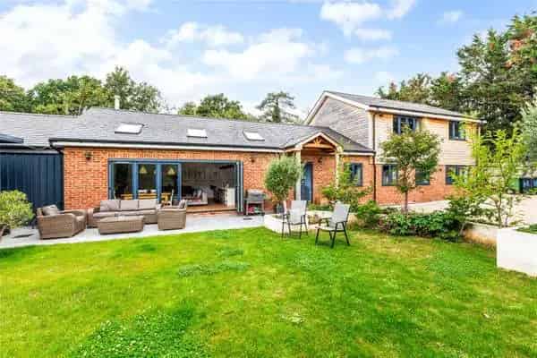 Newbury Road, Headley, Thatcham, Hampshire, RG19 8LG | Property for sale | Savills