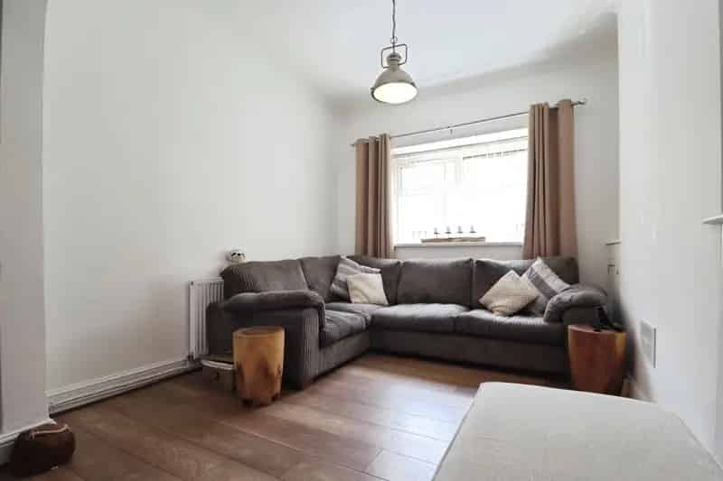 3 Bedroom Town Centre House Penarth