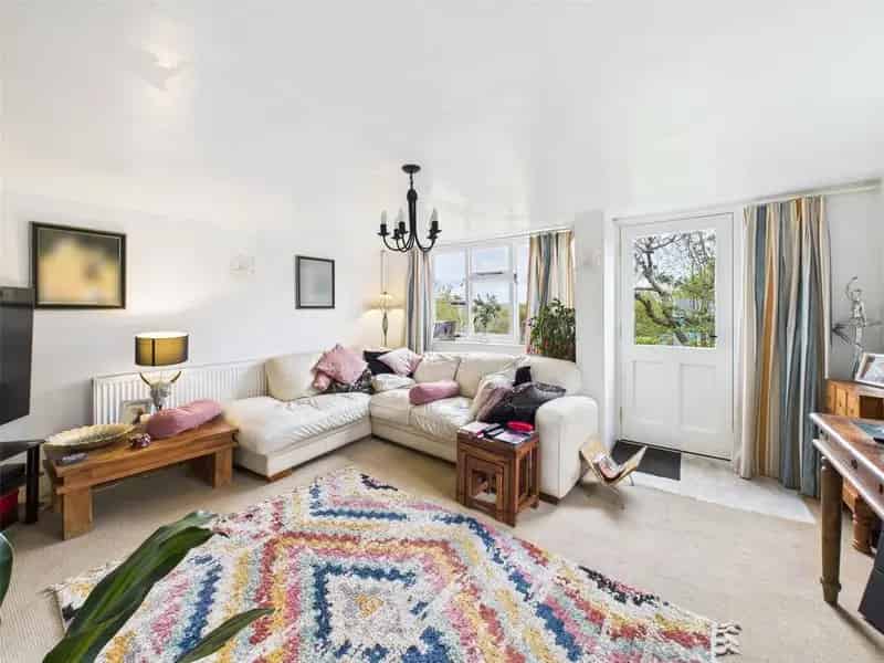 2 Bedroom Detached House for Sale
