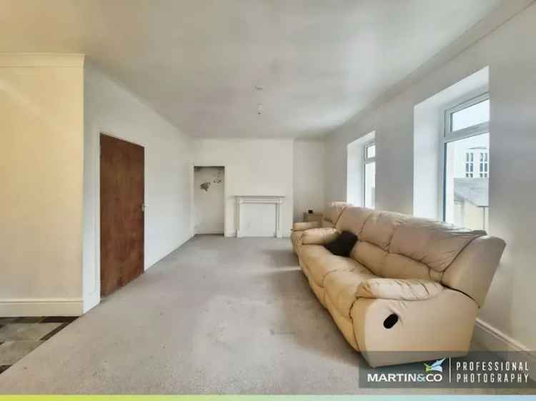 3 Bedroom Flat For Sale - Great Investment Opportunity