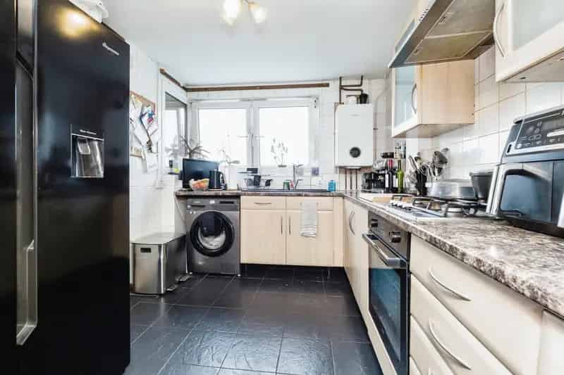 3 Bedroom Maisonette Forest Gate - Modern Kitchen & Garden