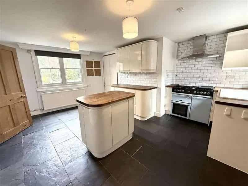 5 Bed Grade II Listed House for Sale in Warwick