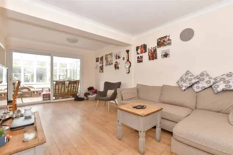 3 bedroom chalet for sale