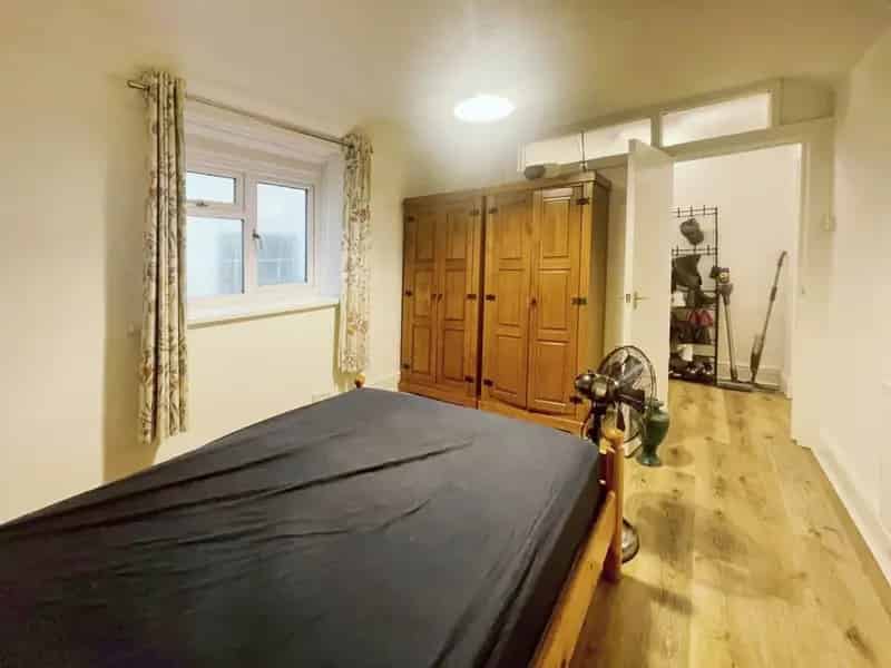 2 Bedroom Flat near Cardiff City Centre - Zero Deposit Available