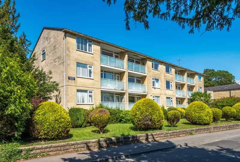 2 Bedroom Apartment near Royal Victoria Park For Sale