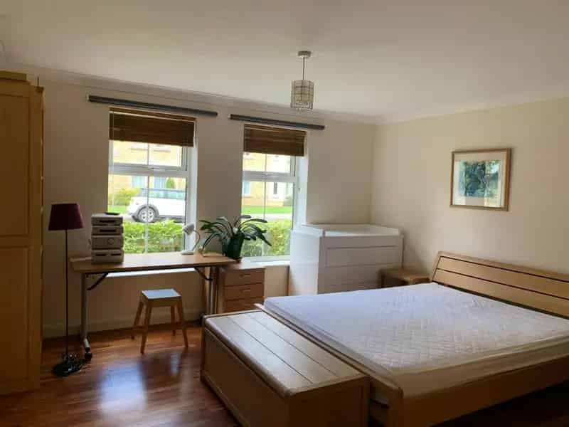 3 Bedroom Furnished Flat to Rent August 2025