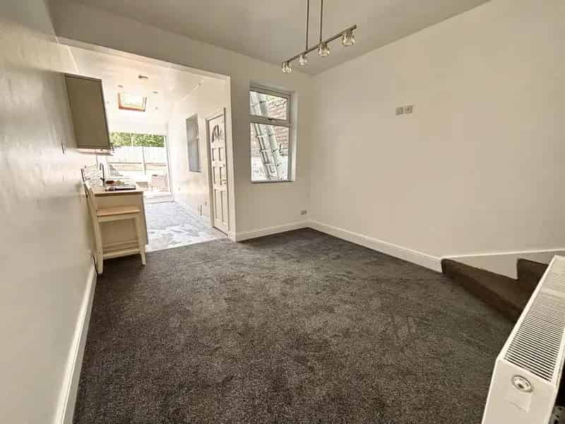 3 Bedroom End of Terrace House to Rent