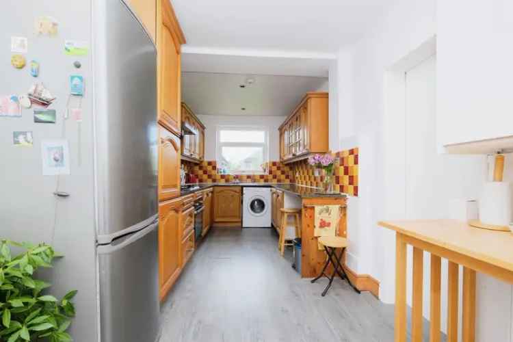 Five Bedroom Semi-Detached House Extended Spacious Family Home