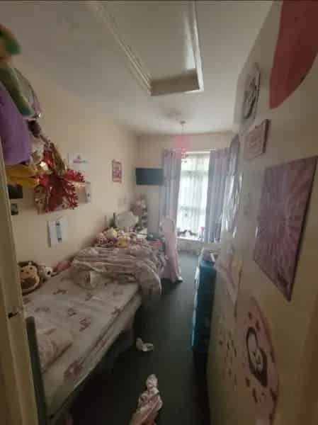 1st Floor Flat 2 Bedrooms Open Plan Living Large Garden Near Schools Shops
