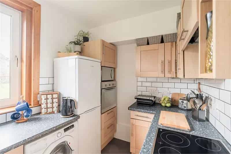 2 Bed Flat Upper Villa with Private Garden Near City Bypass