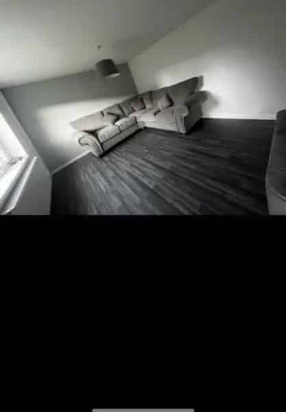 Large 3 Bed House With Garden and Driveway