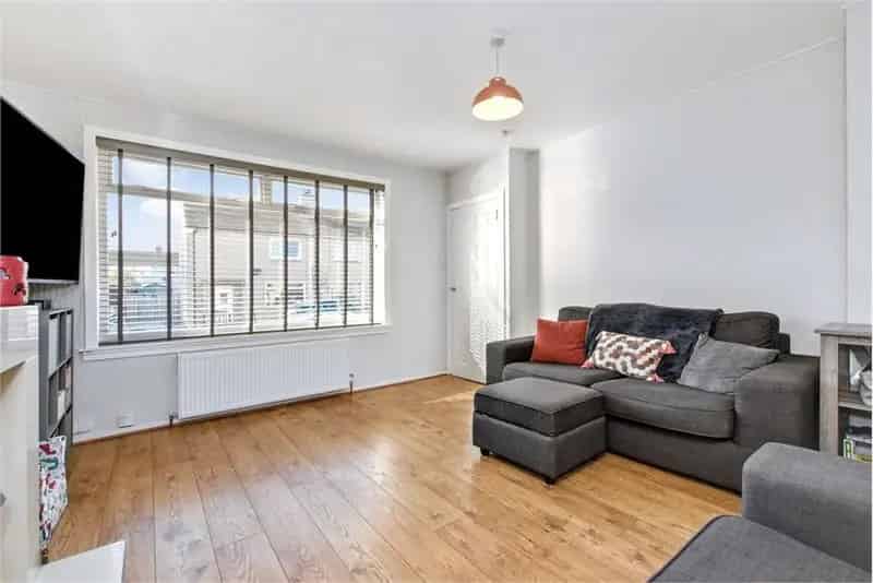 2 Bed Terraced House Bonnyrigg Near Edinburgh