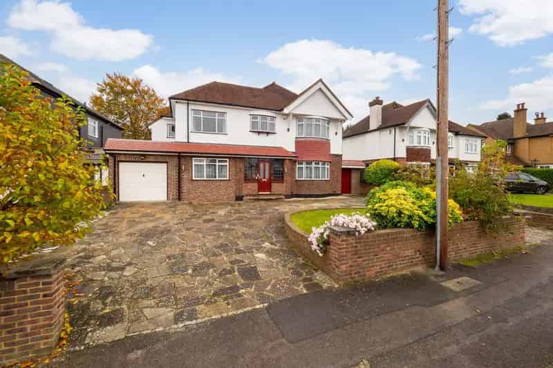 5 Bedroom Detached House To Rent Cheam