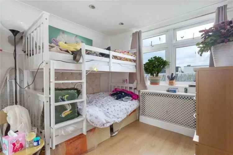 2 bed flat for sale