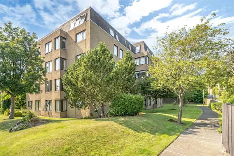 2 Bedroom Apartment for Sale in Edinburgh New Town