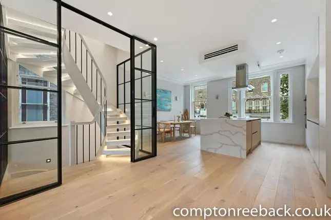 Flat for sale in Randolph Avenue, London W9