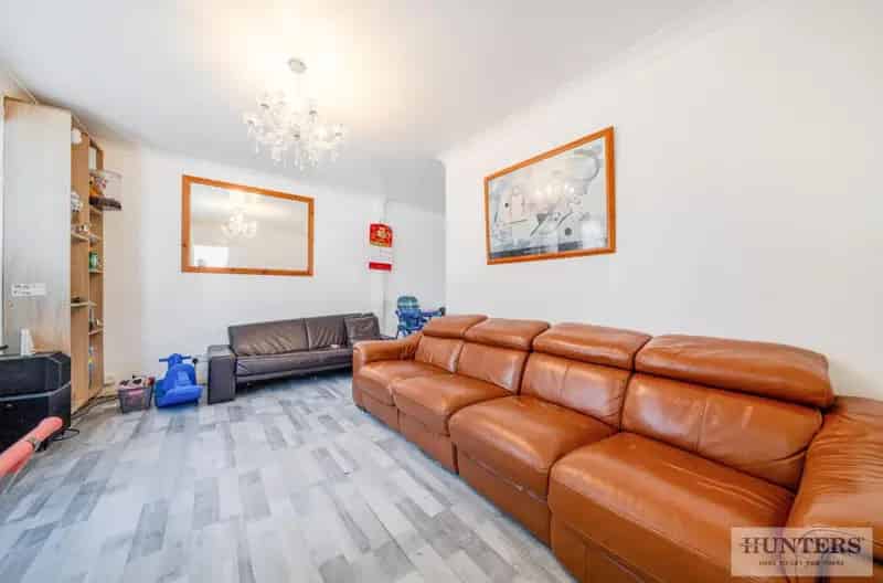 3 bedroom House
 For Sale 
Total Size: 903 SQ FT