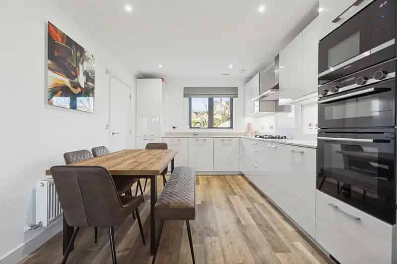 4 Bedroom Semi Detached House in Loanhead Near Edinburgh